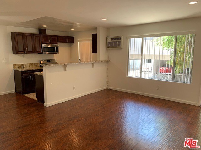 Building Photo - 5222 Lexington Ave