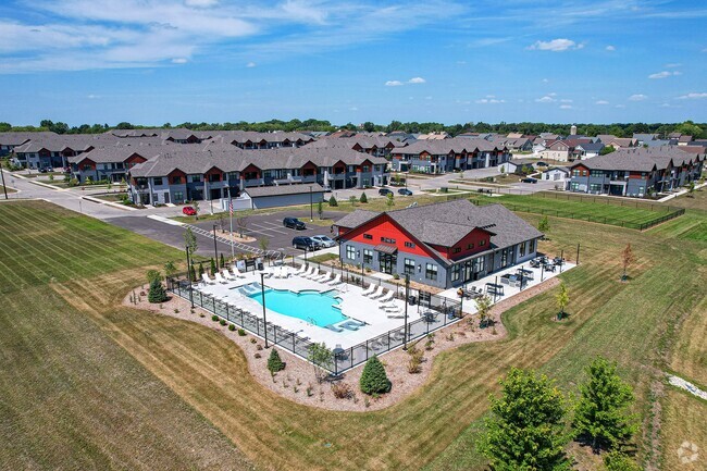 Building Photo - Tivoli Green Apartments & Townhomes