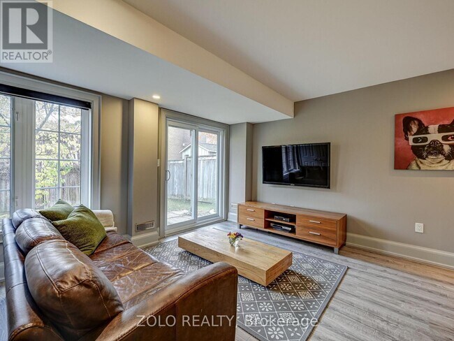 Building Photo - 8 Burgon Pl