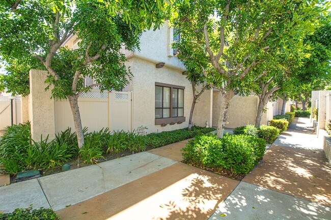 Foto del edificio - 848 W Huntington Dr