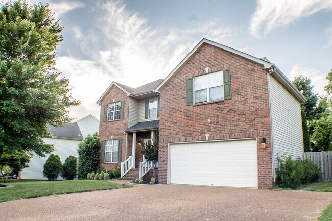 Photo - 140 Grove Ln S House