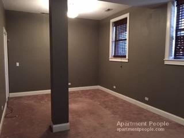Building Photo - 1538 W Thorndale Ave