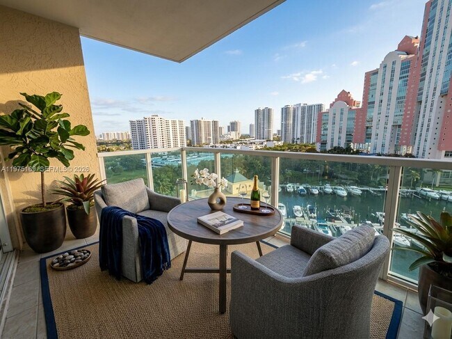 Foto del edificio - 3340 NE 190th St