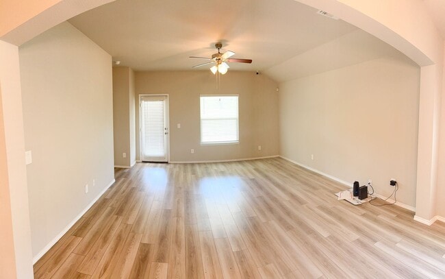 Building Photo - Available Now Beautiful 1 story, 4 bedroom, 2 bath, 2 car garage home with garage door opener and...