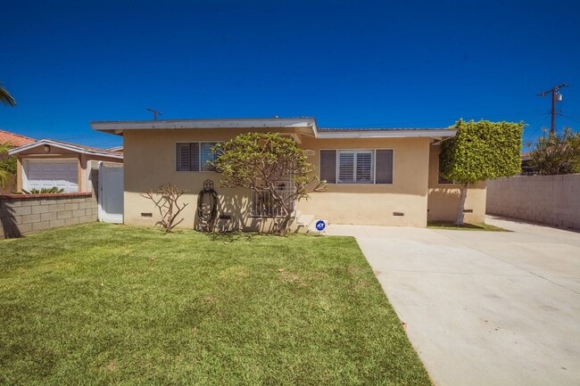 Building Photo - 11433 Littchen St