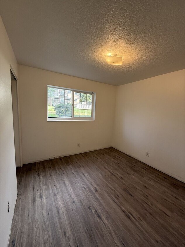 Foto del edificio - 1388 N 1300 W