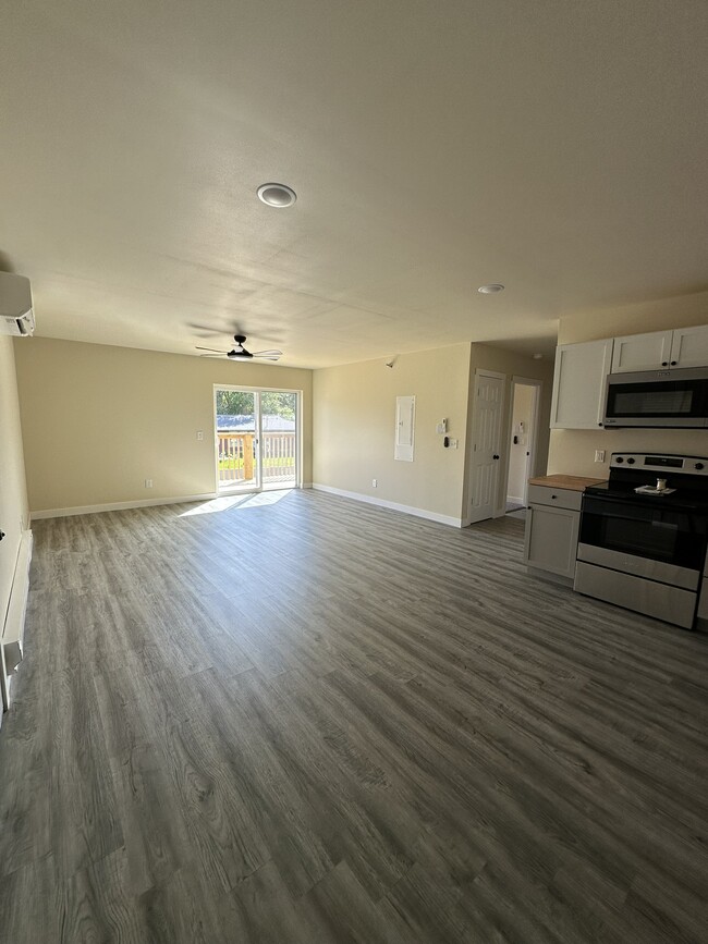 Building Photo - Valley View Estates C