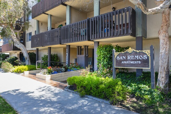 Foto del edificio - San Remos Apartments