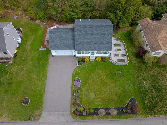 Photo - 17 Parker Ridge Rd House