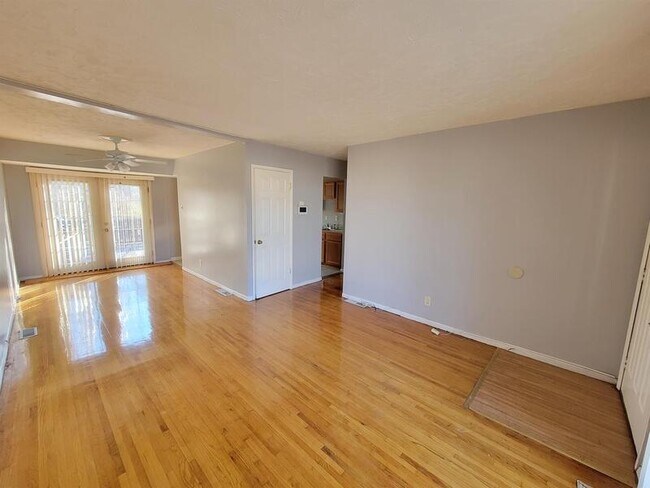Building Photo - 10650 Dunkeld Cir