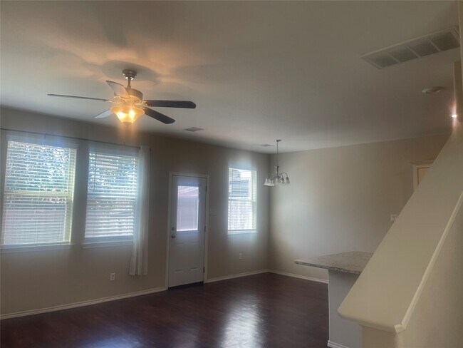 Foto del edificio - 6422 Stoney Creek Dr