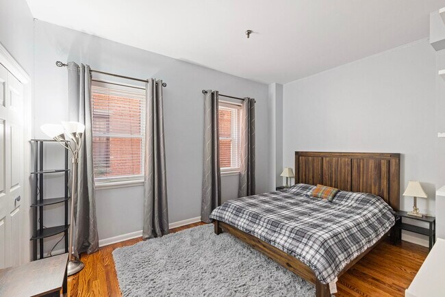 Building Photo - 227 Christopher Columbus Dr