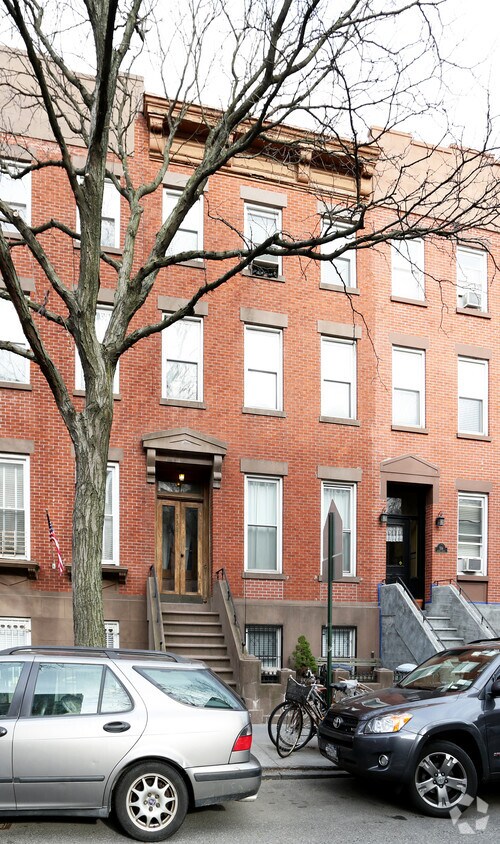 Foto principal - 558 Henry St