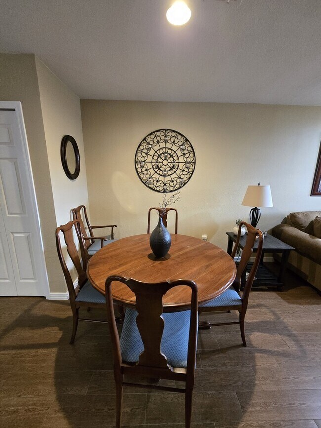 Foto del edificio - 2 Bedroom, 2 Bath Available Now!