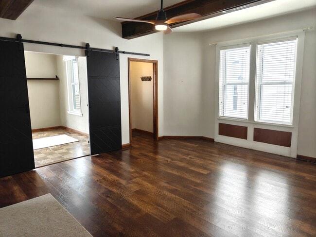 LIVING ROOMc - 1011 E Grand Ave