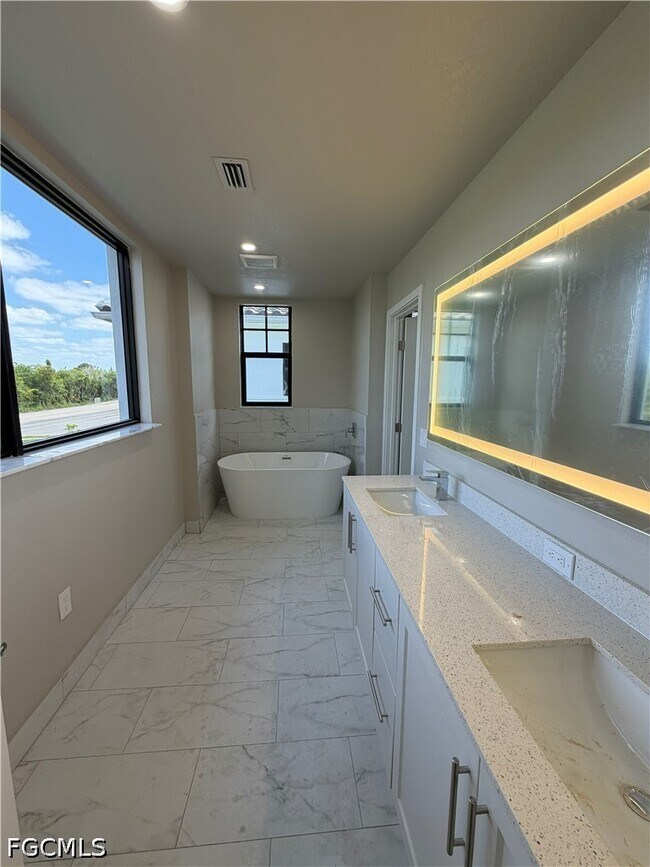 Building Photo - 9908 Porto Fino Cir