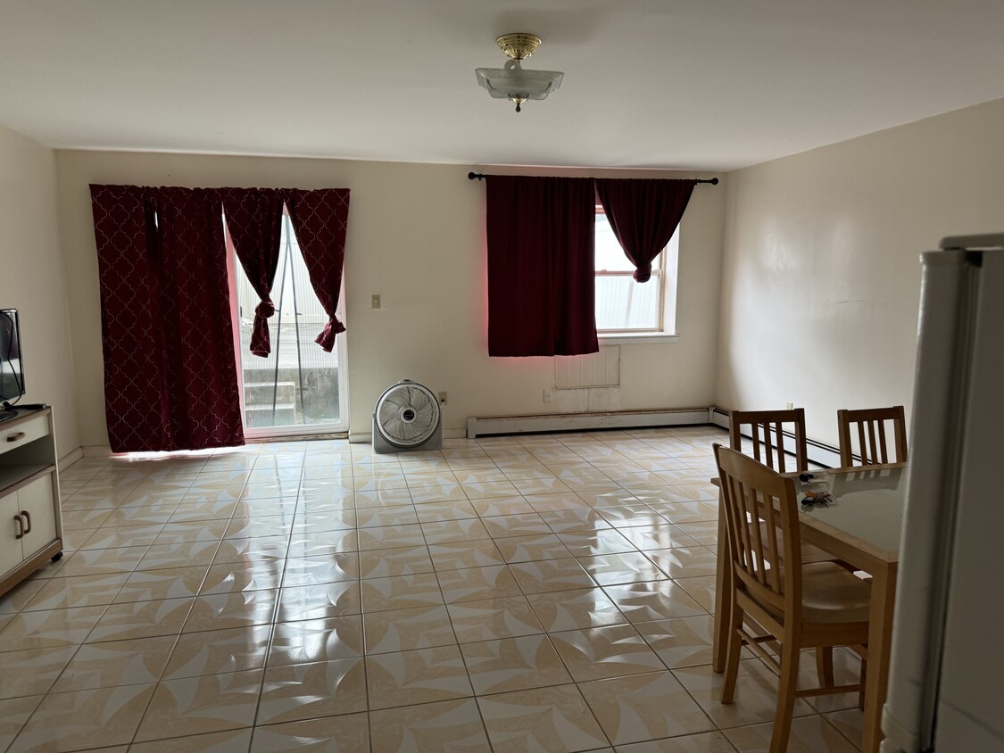 Foto principal - 179 Beach 96th St