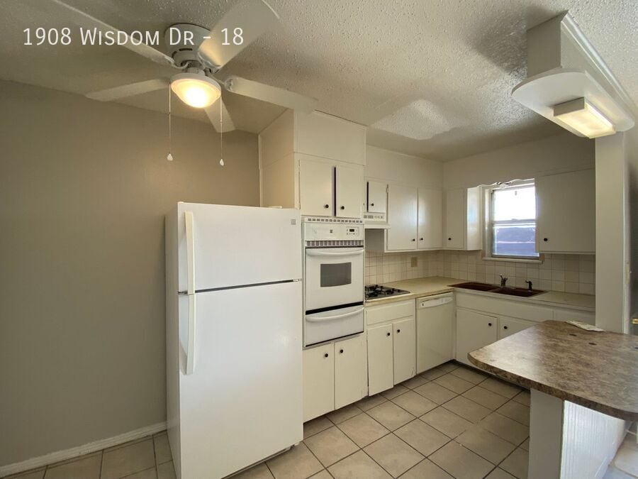 Building Photo - 1908 Wisdom Dr