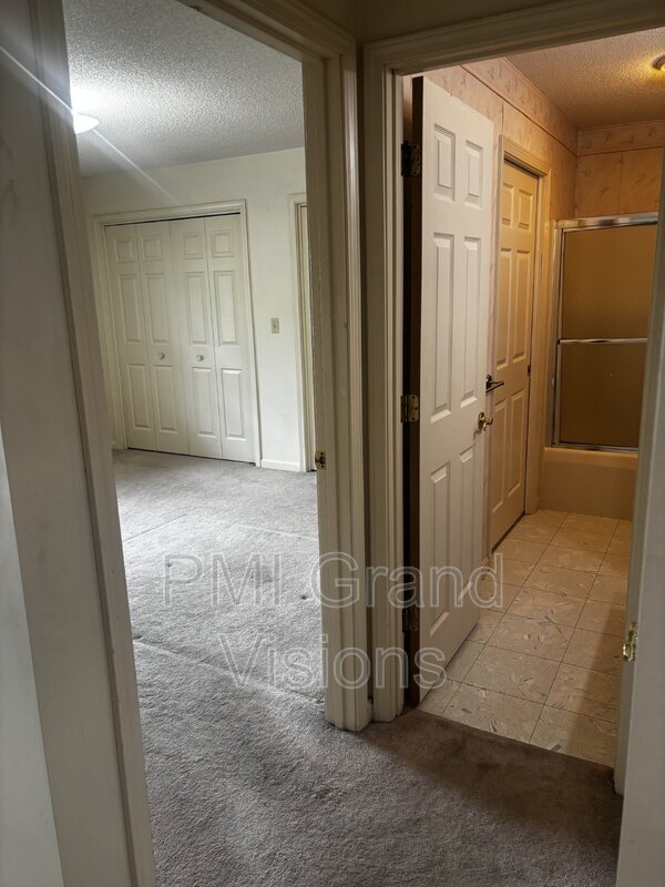 Building Photo - 1305 18th St