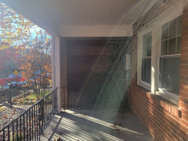 Foto del edificio - Beautiful 4 BR/3 BA Townhome in Brightwood!