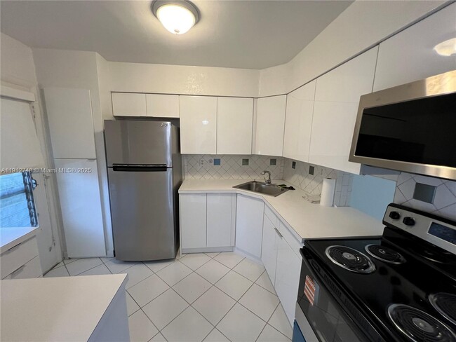 Foto del edificio - 1550 NE 191st St