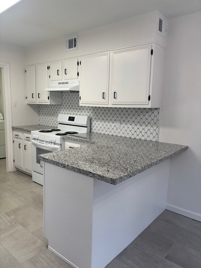 Foto del edificio - 8585 Glen Meadow Ln