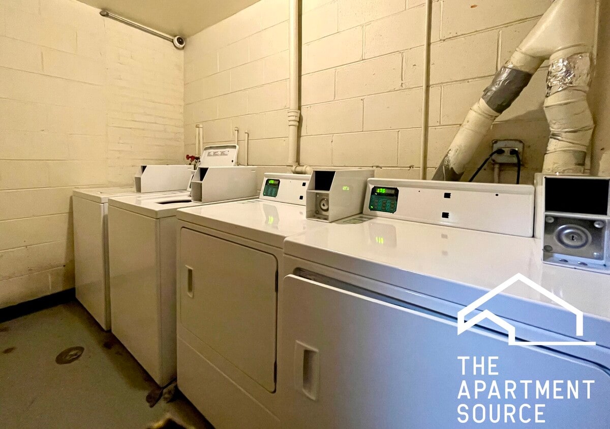 Photo - 6006 North Kenmore Unit 205