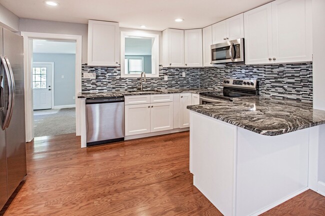Foto del edificio - Gwinhurst - Fully updated 4 bedroom, 2 bat...