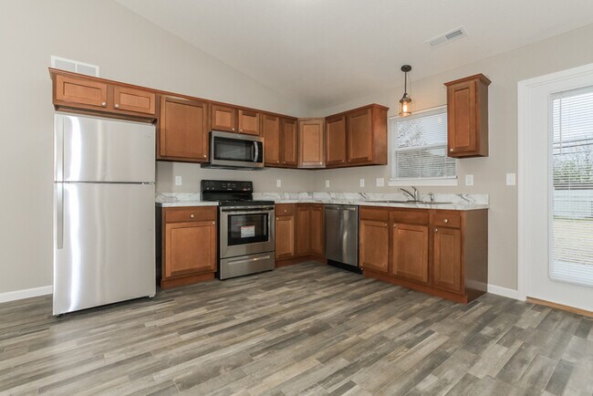 Building Photo - 430 Clara Dr