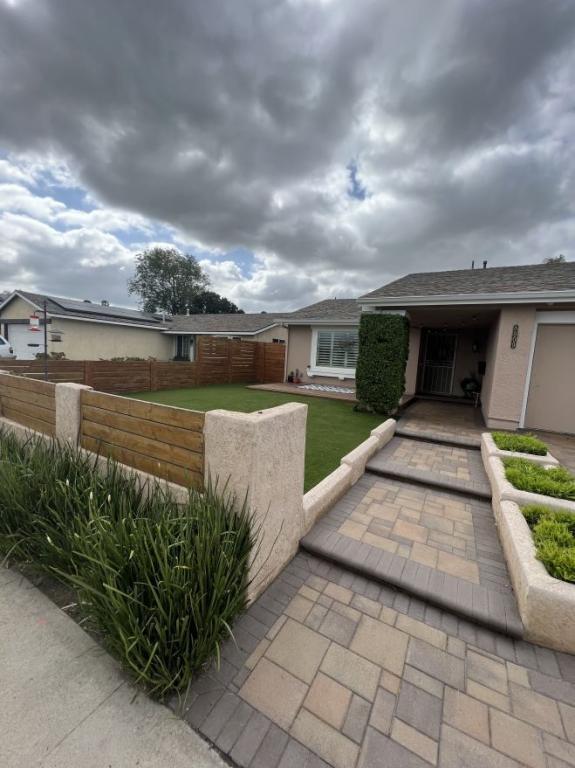 Building Photo - 8909 Calliandra Rd