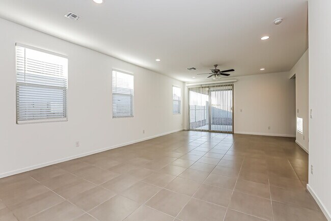 Foto del edificio - 5640 W Walatowa St