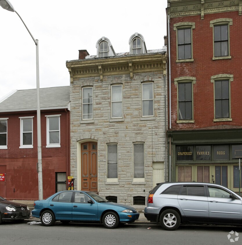 Primary Photo - 215 N 8th St