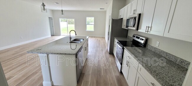 Building Photo - 204 Flounder Way
