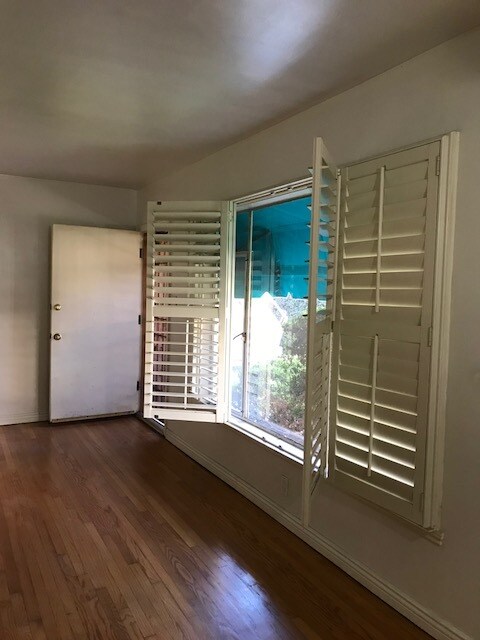 Foto del edificio - 2222 E 2nd St