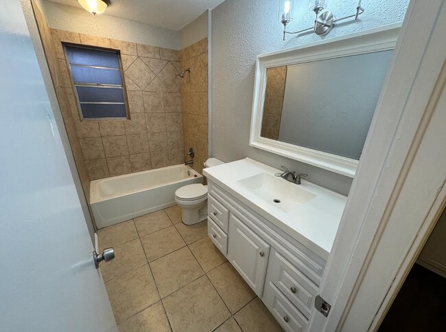 Building Photo - 8801 Cedar Ln