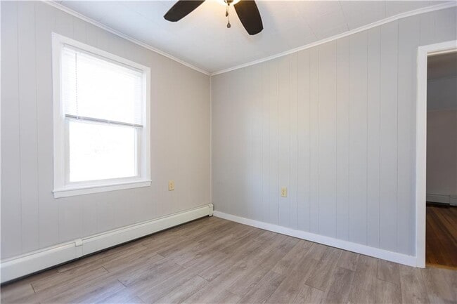 Building Photo - 13 Redland Ave