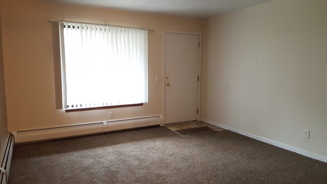Building Photo - 4134 Oak Park Dr SE