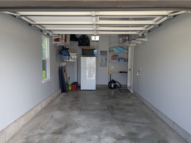 Building Photo - 1189 Riverbrook Dr