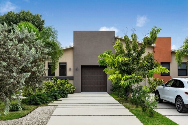 Foto del edificio - 826 SW 14th Ct