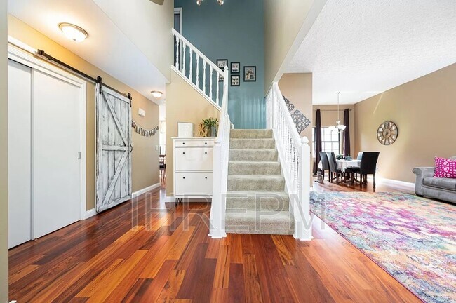 Foto del edificio - 5790 Clear Stream Way