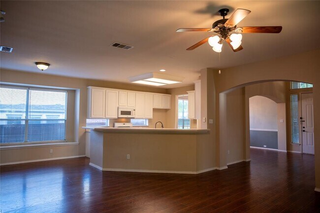 Building Photo - 7112 Stone Canyon Ct