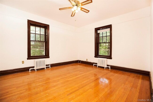 Foto del edificio - 568 W 261st St
