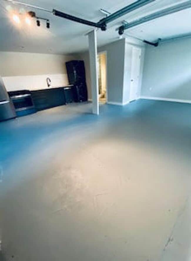 Building Photo - 135 Sunset Dr