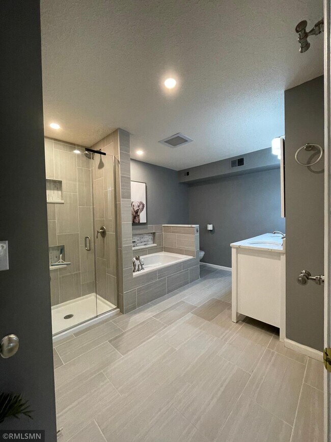 Building Photo - 7625 Garfield Ave S