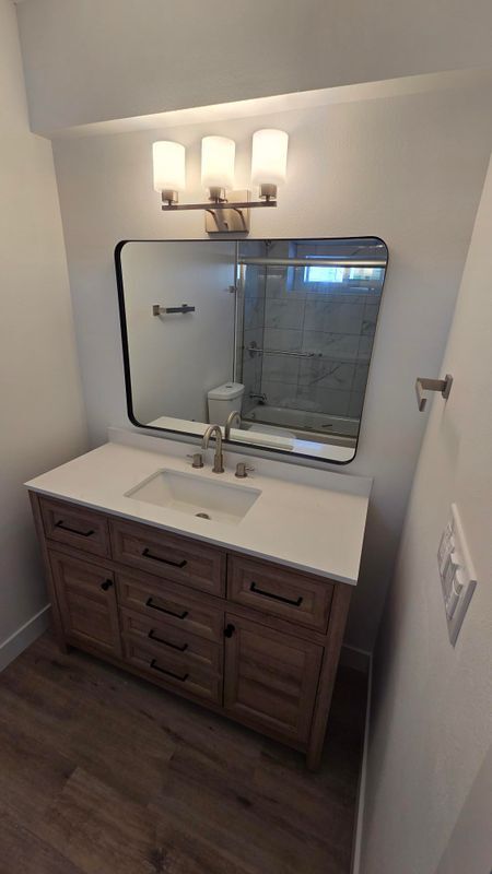 Foto del edificio - 988 El Camino Dr