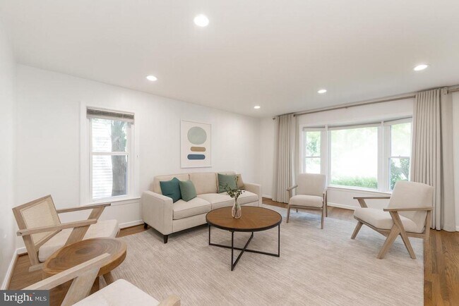 Foto del edificio - 7923 Ivymount Terrace