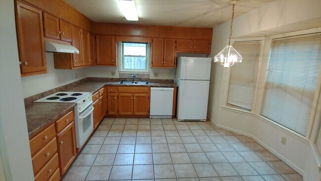 Building Photo - 705 Reston Dr