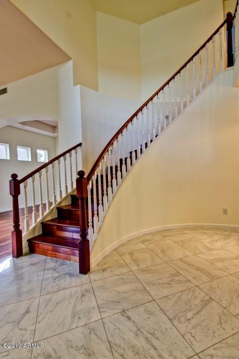 Foto del edificio - COMING SOON!! 5 bed 3 bath, 3000 + SFT with pool in Carino Estates, Chandler