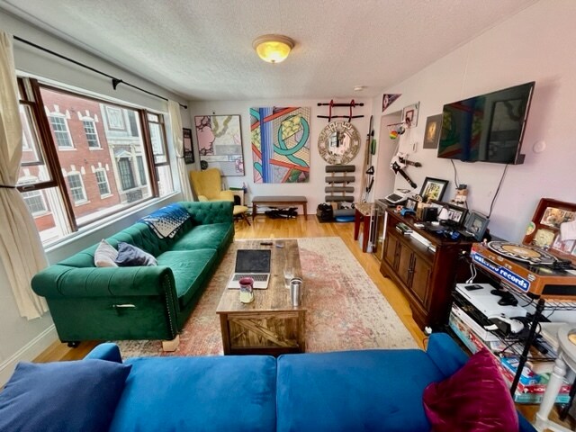 Primary Photo - 1 Noyes Pl