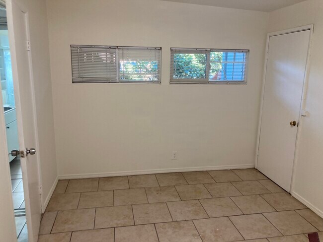 Foto del edificio - 7061 Fillmore Dr